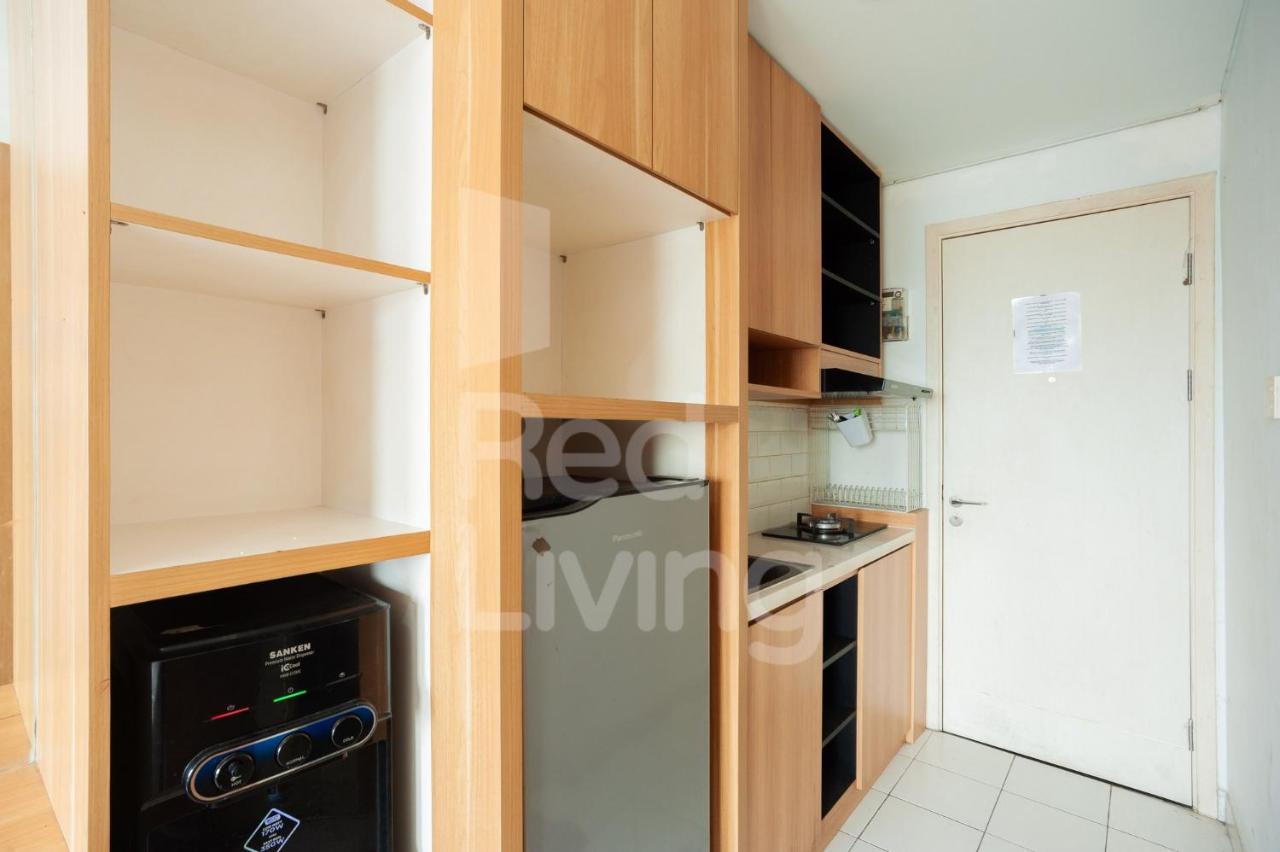 Apartemen Redliving Patra Land Urbano - Iconic Tower Mid-west *